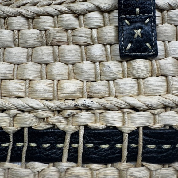 Brighton women’s straw handbag with charms, leather trim - Picture 4 of 11